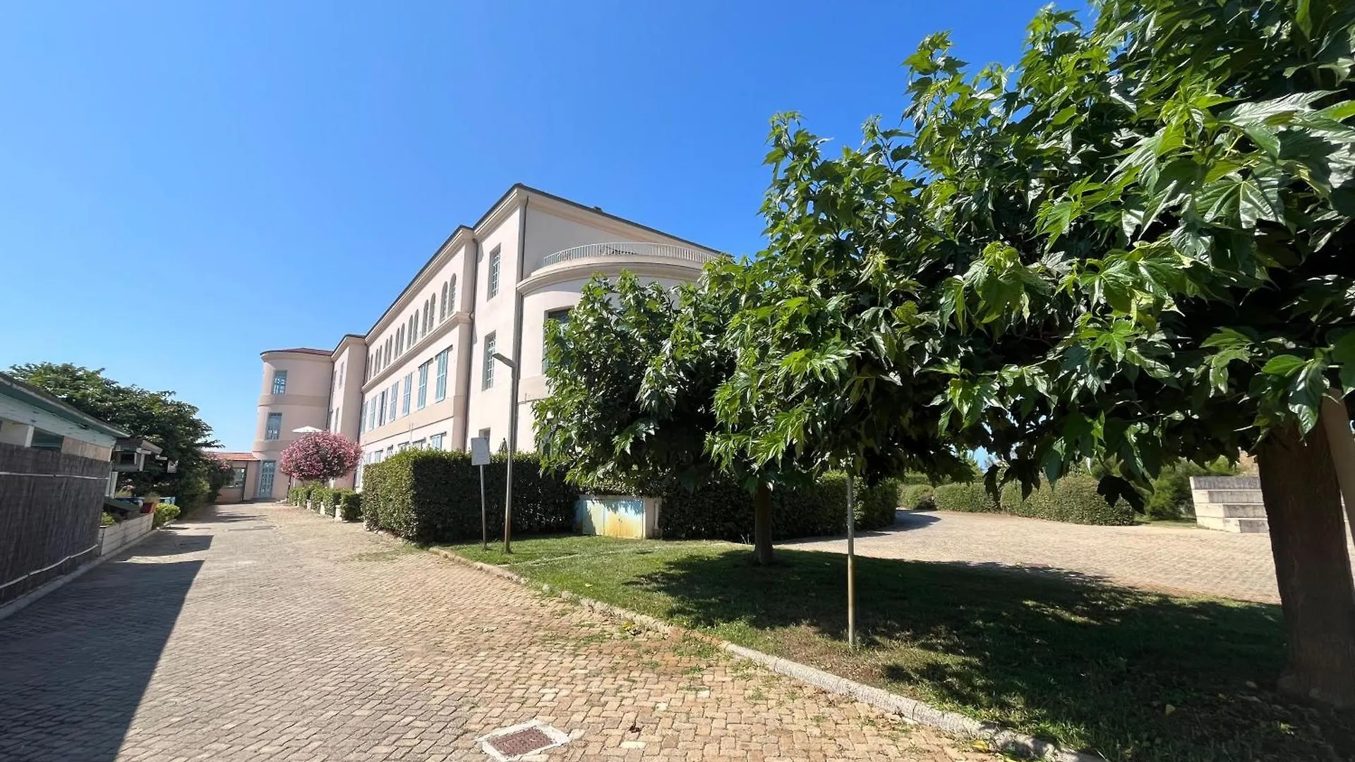 Principe Di Piemonte Apartment Tirrenia Włochy